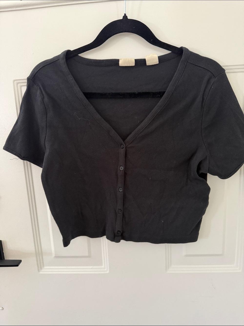 Levi's Black Cropped V-Neck Button Front Top
